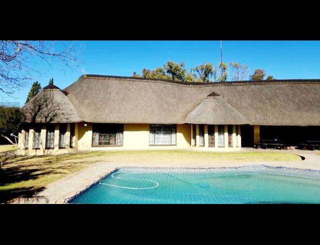 FARM FOR SALE IN ESTOIRE
